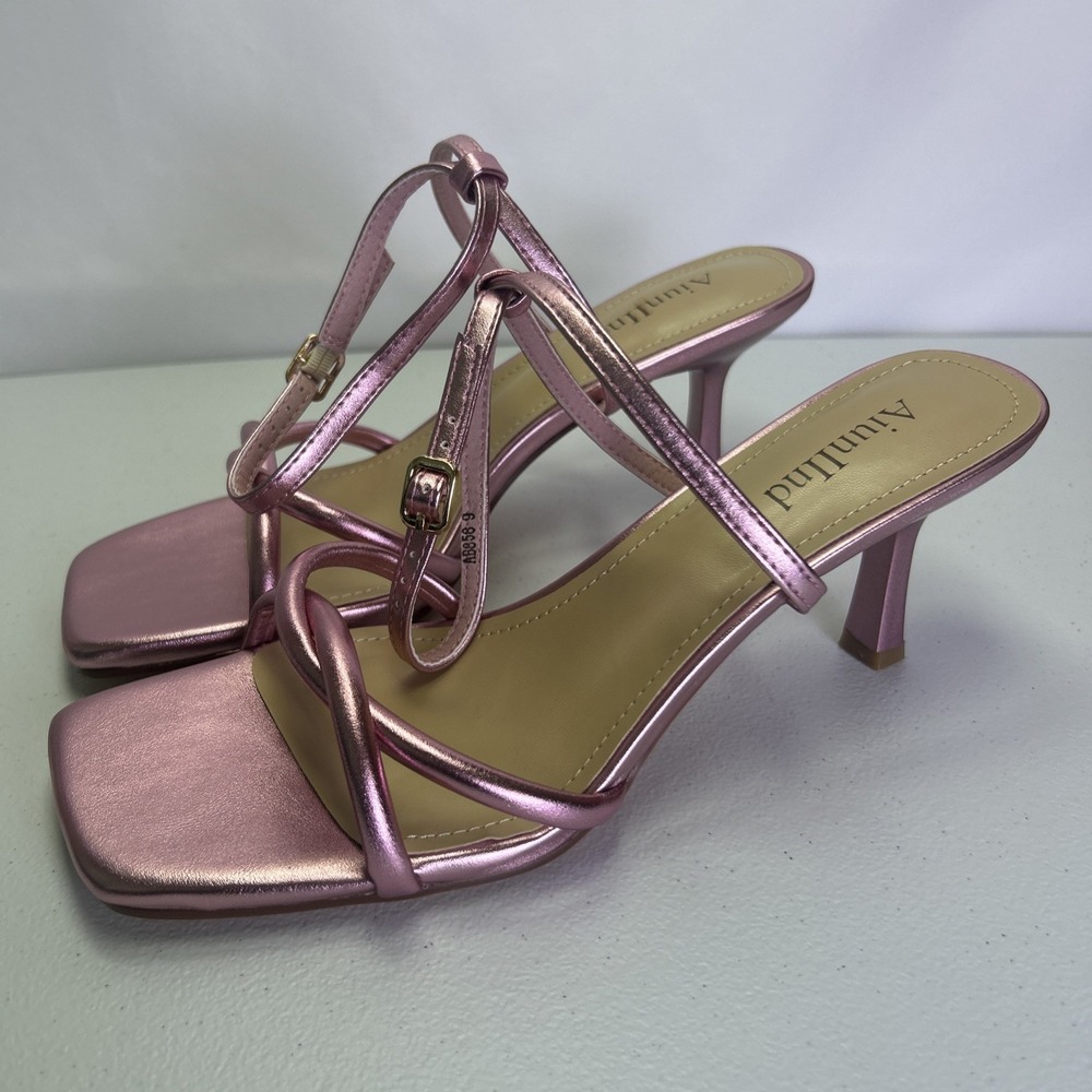AiunIInd Pink Metallic Strappy Heels Square Toe Dress Sandals NIB Size 9